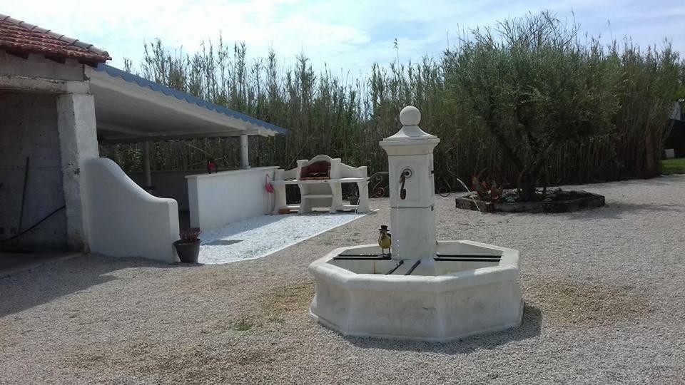 Mas Albert Espelly Saintes-Maries-de-La-Mer Exterior foto